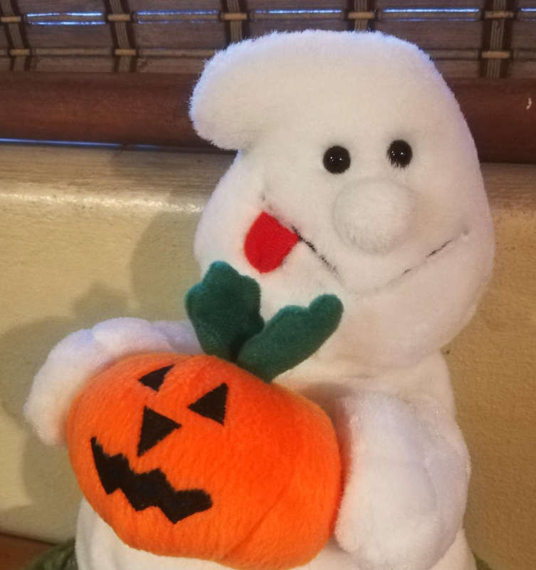 Fatso a little fat Ghost with a Halloween Pumpkin and little Pouch on back. Are you scared? 23cm.