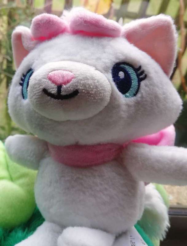 Disney's Aristocats Marie Cat. Cheeks light up. 20cm.