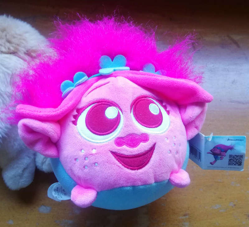 Dreamworks Heroes plush Queen Poppy Troll. 20cm. With Tags!