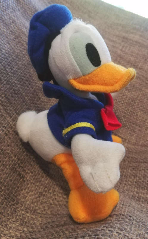 Little Donald Duck. Disneyland Pocketsize 15cm.