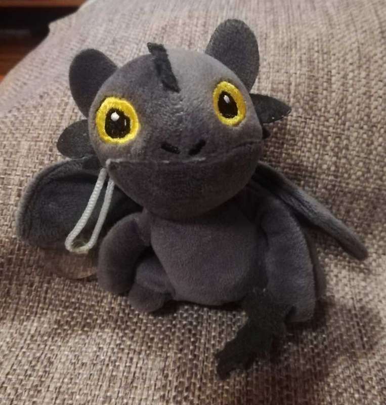 Toothless From How To Train Your Dragon. Soft, Grey Plush Toy. 13cm.