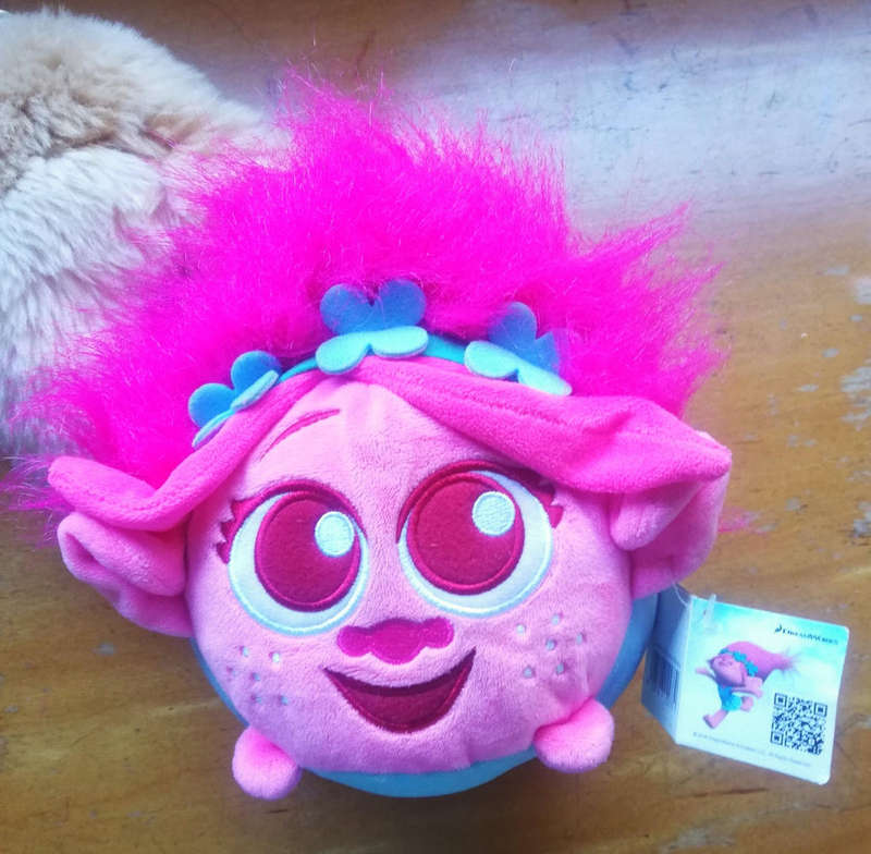 Dreamworks Heroes plush Queen Poppy Troll. 20cm. With Tags!