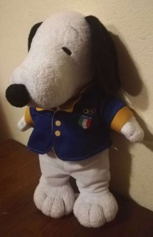 Cutest Italian Snoopy with a blue and white Italia outfit. 23cm.