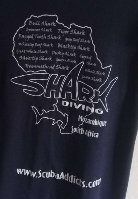 Shark Diving - Mozambique and South Africa. Scuba Addicts Diving Adventures. Navy T-Shirt M-Size.