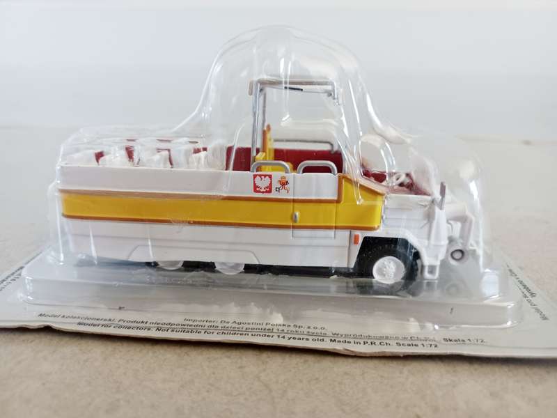 MODEL:  Papamobile Poland - Rare model, not easy to find ! (IXO) (MOD003)