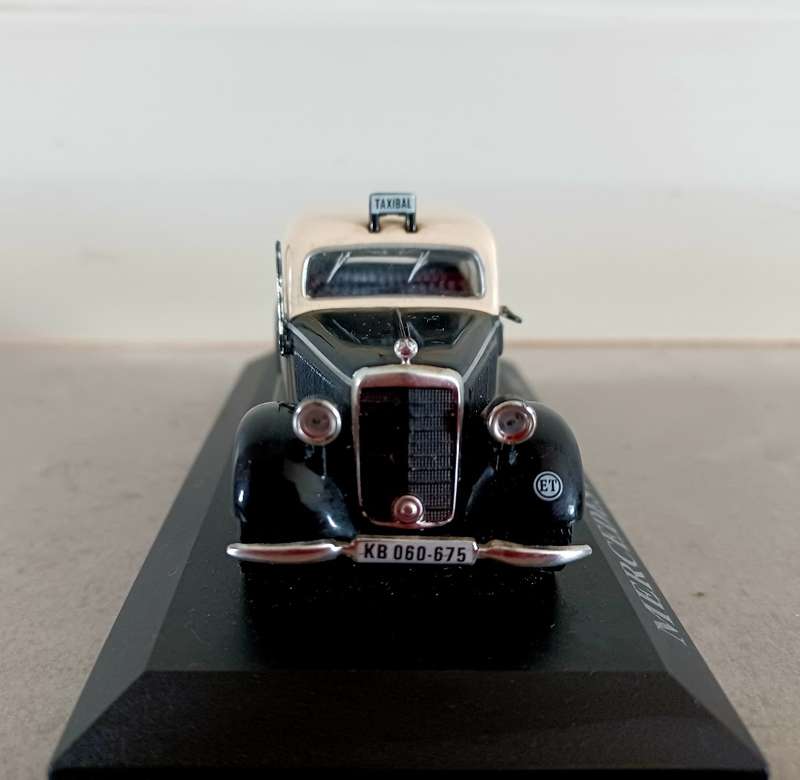 Model - Mercedes 170V Berlin Taxi 1952 - scale 1.43 - Made in China - (MOD008)