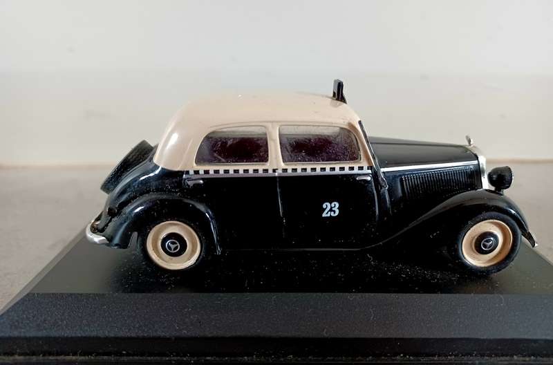 Model - Mercedes 170V Berlin Taxi 1952 - scale 1.43 - Made in China - (MOD008)