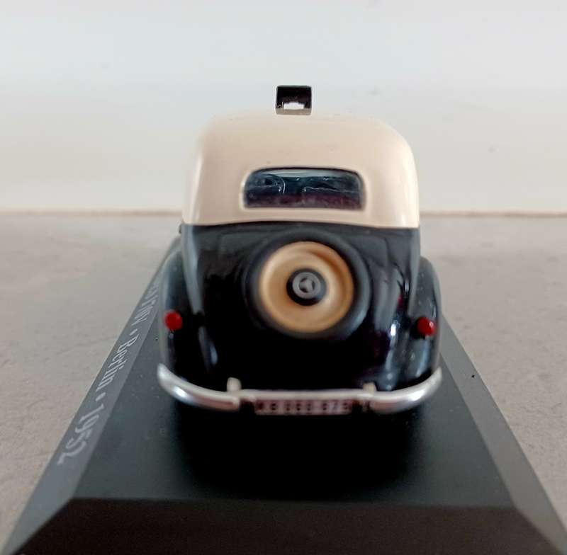 Model - Mercedes 170V Berlin Taxi 1952 - scale 1.43 - Made in China - (MOD008)