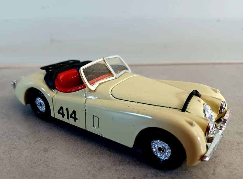 Model - JAGUAR XK120 1952 - Made in Great Britain - Corgi - (MOD006)