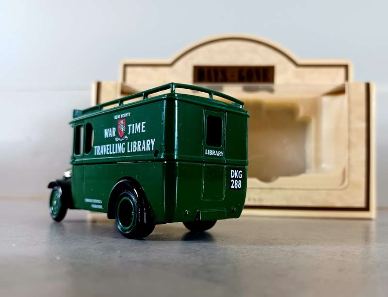 MODEL: DENNIS "War Time Travelling Library" :  Liedo  Days Gone  (MOD050)