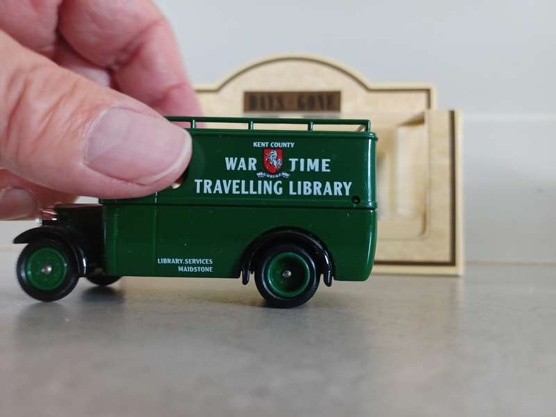MODEL: DENNIS "War Time Travelling Library" :  Liedo  Days Gone  (MOD050)