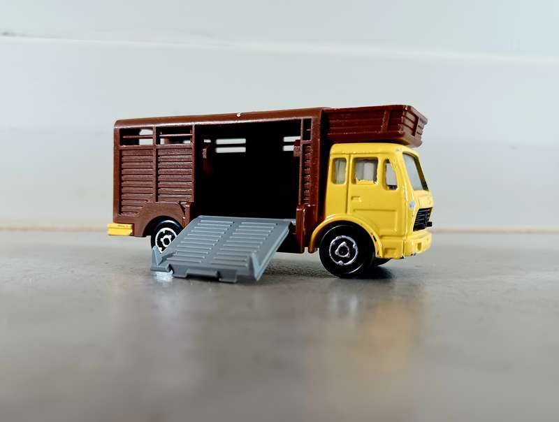 MODEL : Mercedes Horse Truck BRAND:  MAJORE (MOD066)