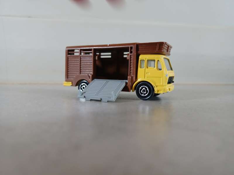 MODEL : Mercedes Horse Truck BRAND:  MAJORE (MOD066)