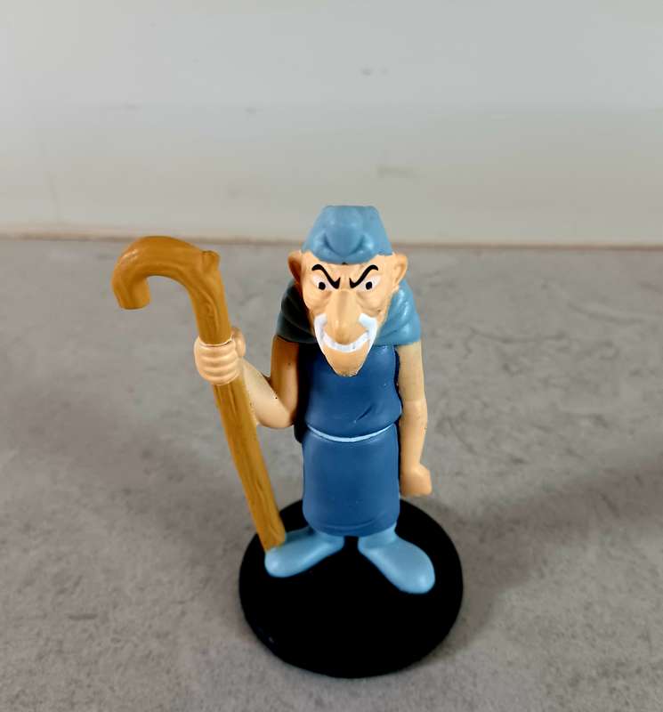 Druid Action Figure (From Asterix) 8CM (ACF060)