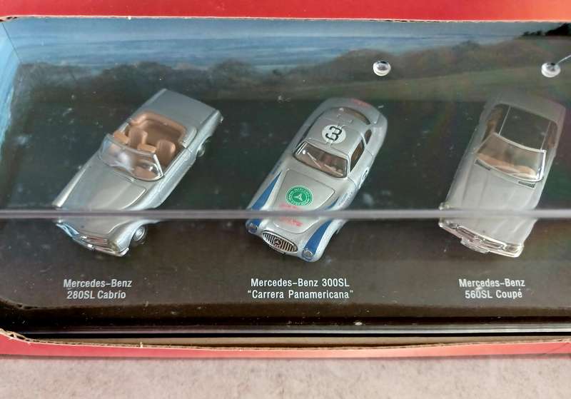 MODEL in Box Mercedes models  1 x 280 SL Pagoda 1 x 300SL Carrera Panameri 1 x 560 SL 1 x 300SL 