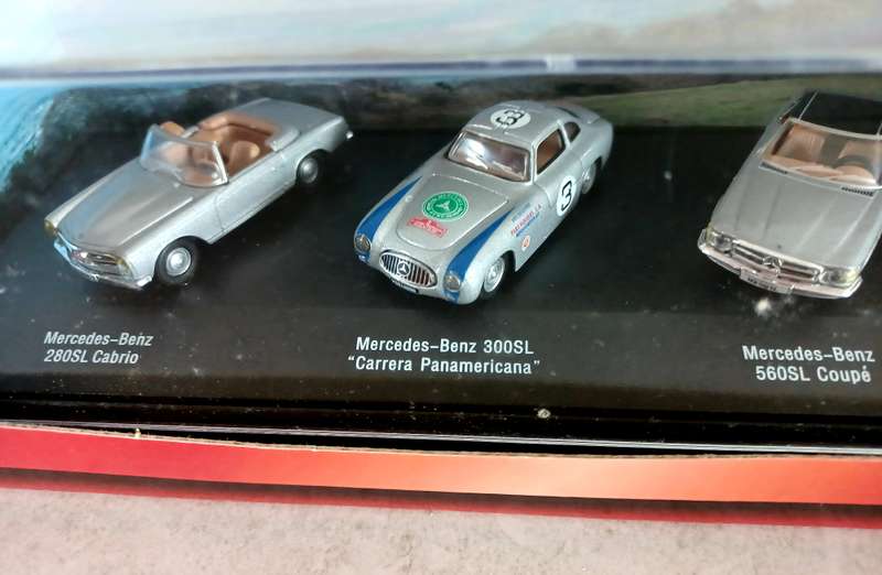 MODEL in Box Mercedes models  1 x 280 SL Pagoda 1 x 300SL Carrera Panameri 1 x 560 SL 1 x 300SL 