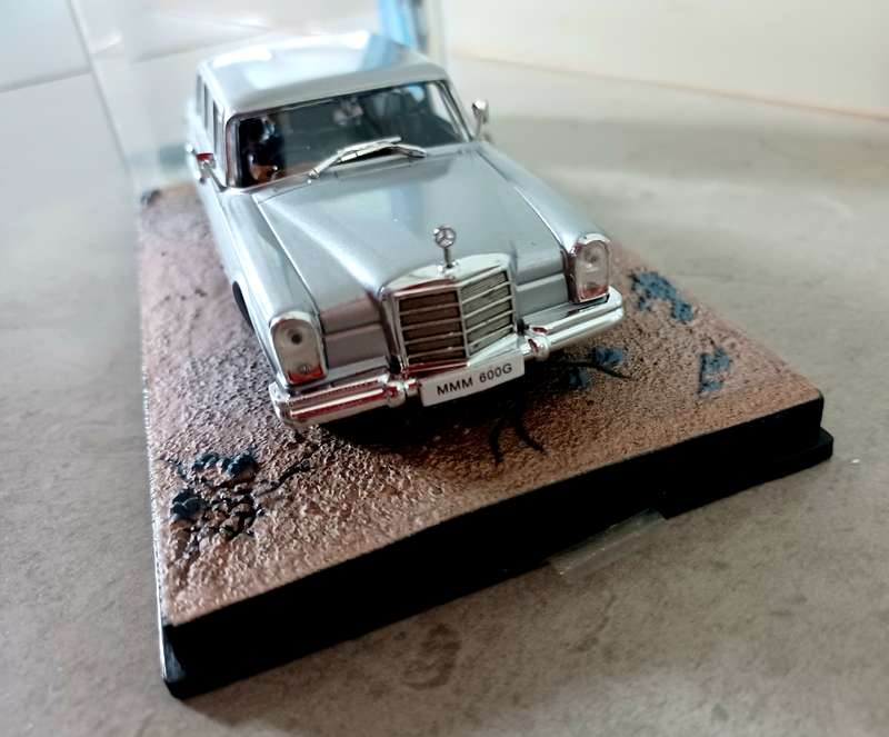 MODEL : Mercedes 600 On her Majestys Secret Service James Bond (MOD044)