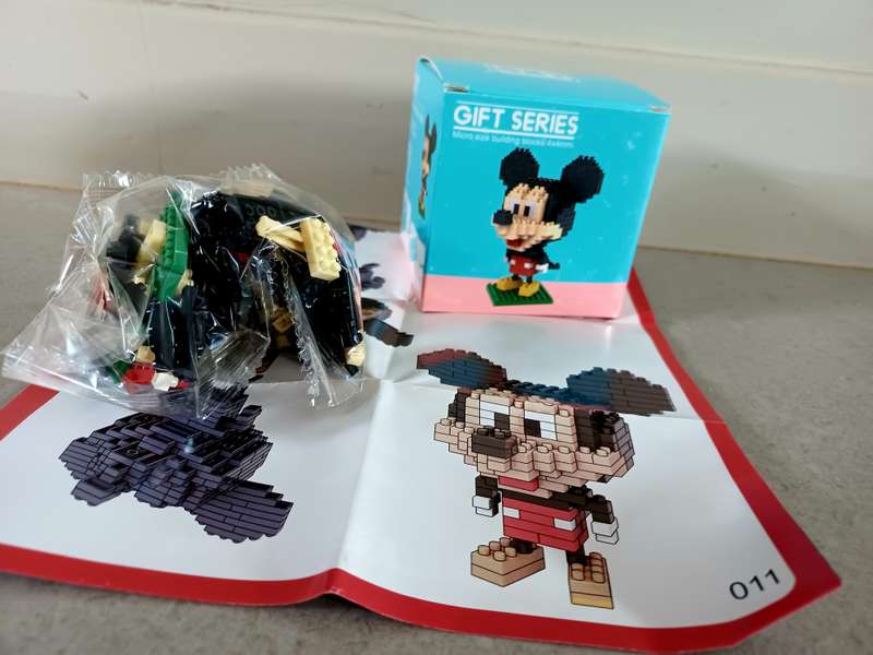 Mickey Mouse Educational Toy  Building Blocks BRAND:  LNO Block sizes 4mm (MET065)