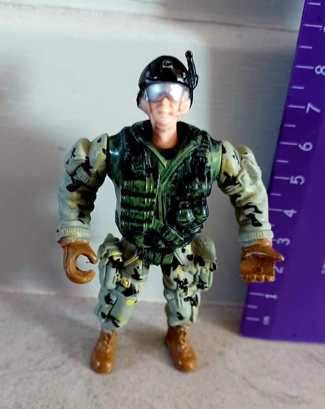 Set of 3 Toy Soldiers  (Plastic) (sol067)
