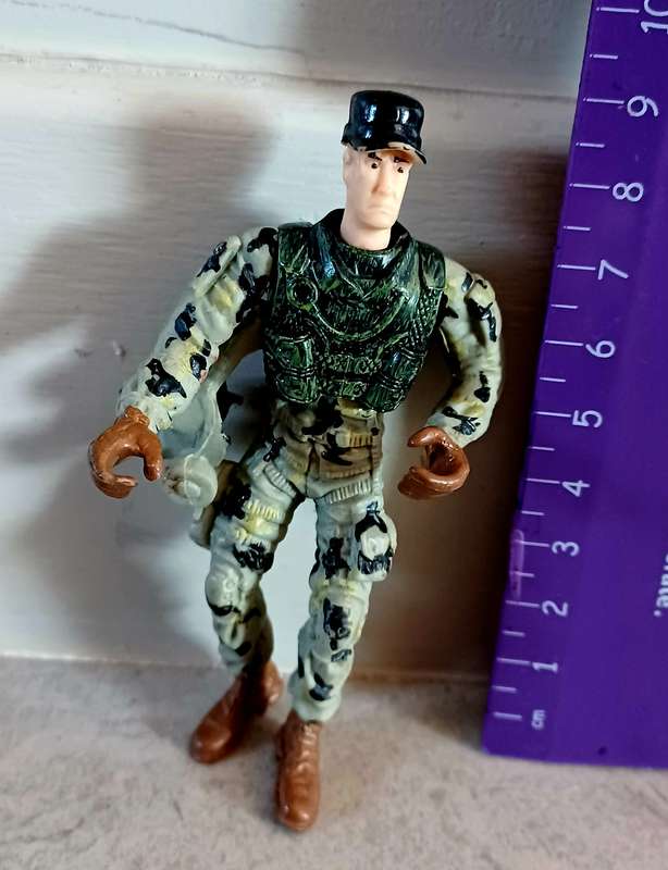 Set of 3 Toy Soldiers  (Plastic) (sol067)