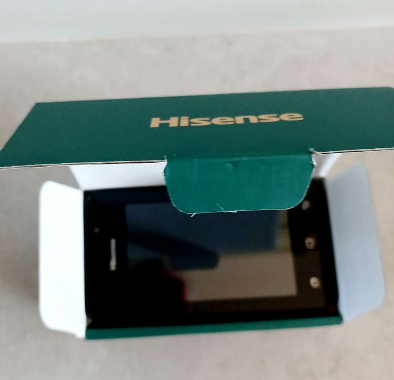 U607 Hisense Cellphone - SPECIFICATIONS: Quad core 4 Screen 8GB ROM + 1GB RAM