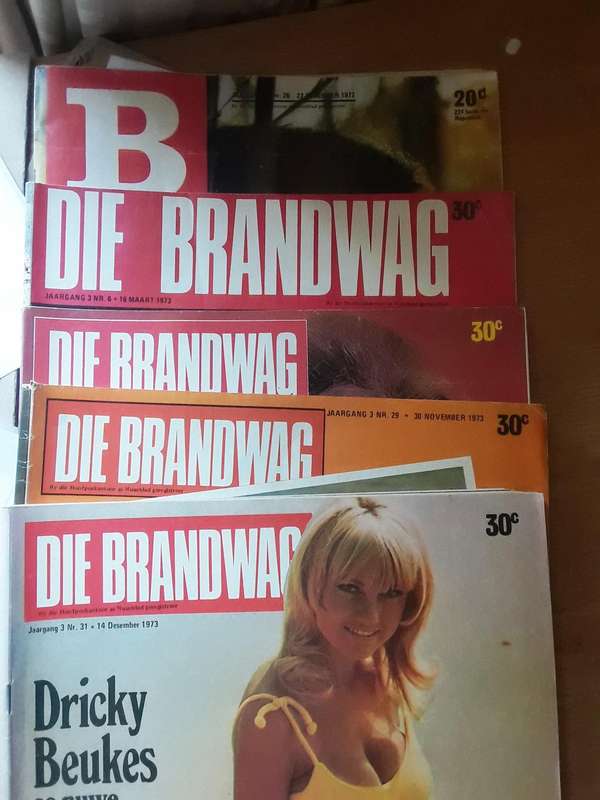 Lot van 5 Brandwag Tydskrifte - 14/12/73 - 30/11/73 - 2/11/73 - 18/3/73 - 27/12/72