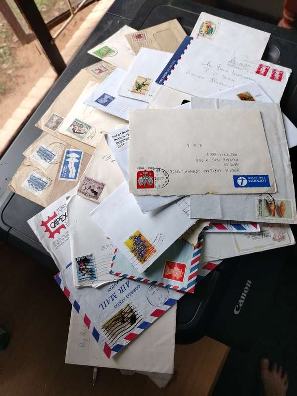 Lot of 100 Envelopes with stamps - RSA Africa - Europe - ETc (ENV057)