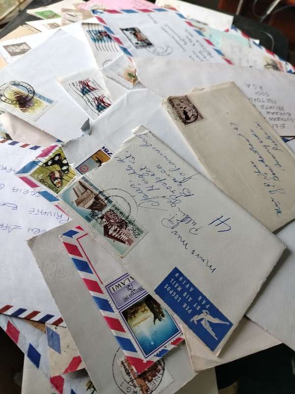 Lot of 100 Envelopes with stamps - RSA Africa - Europe - ETc (ENV057)