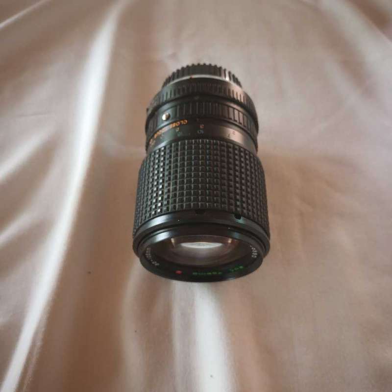 Vintage Tokina 35~105mm camera lens