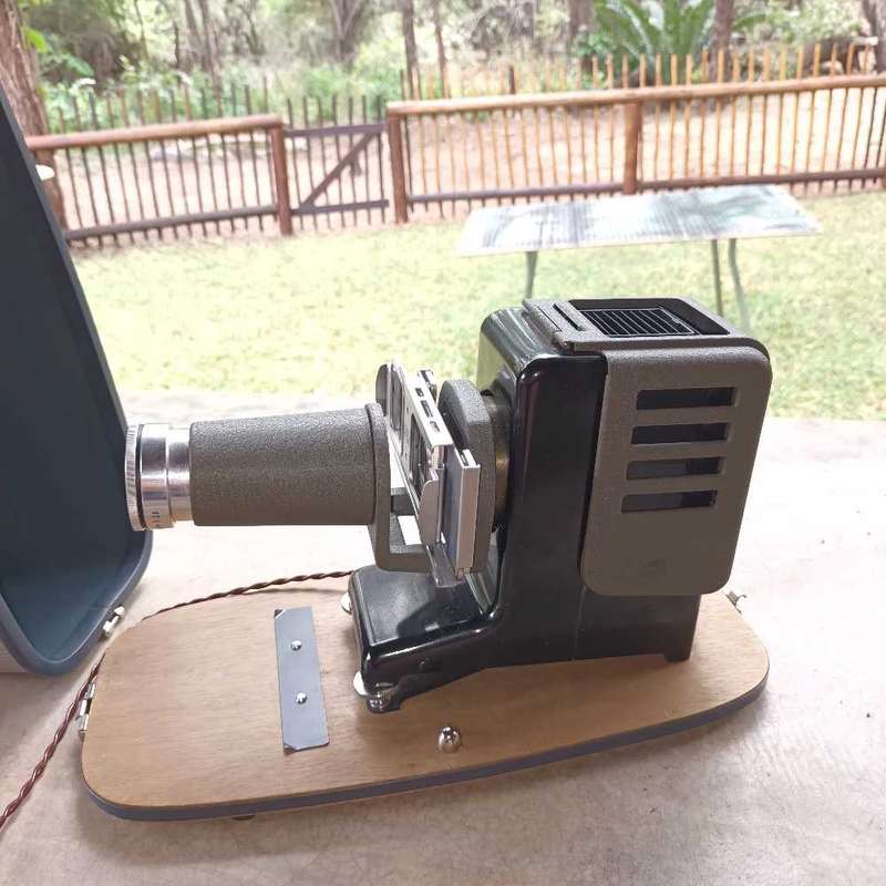 Ernst Leitz slide projector