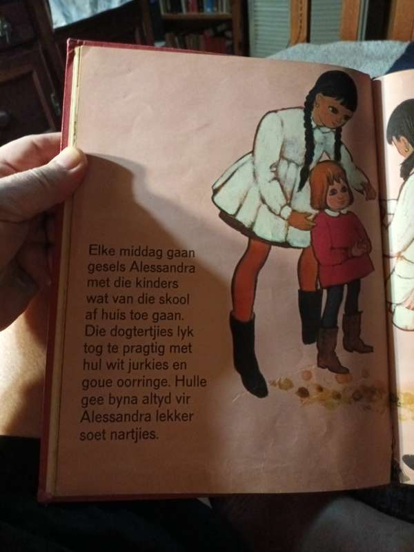Alessandra gaan na Spanje. Lovell. Afrikaanse Kinderboek