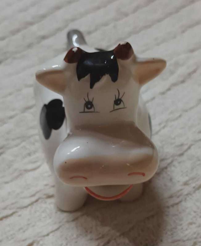 Cow milk jug