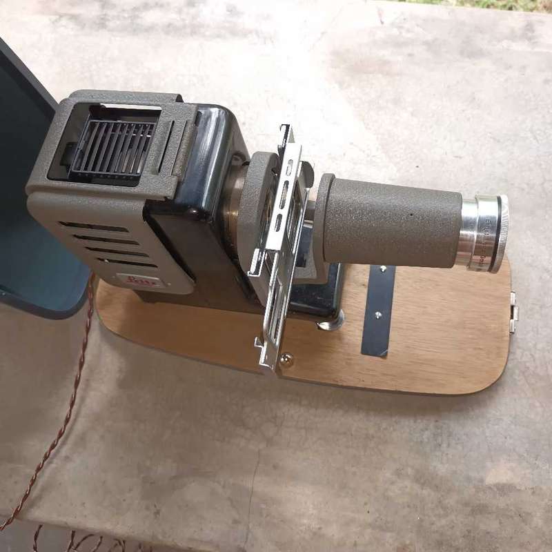 Ernst Leitz slide projector