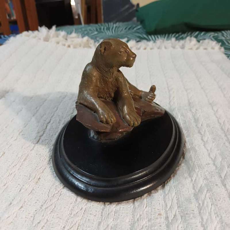 Cast Leopard