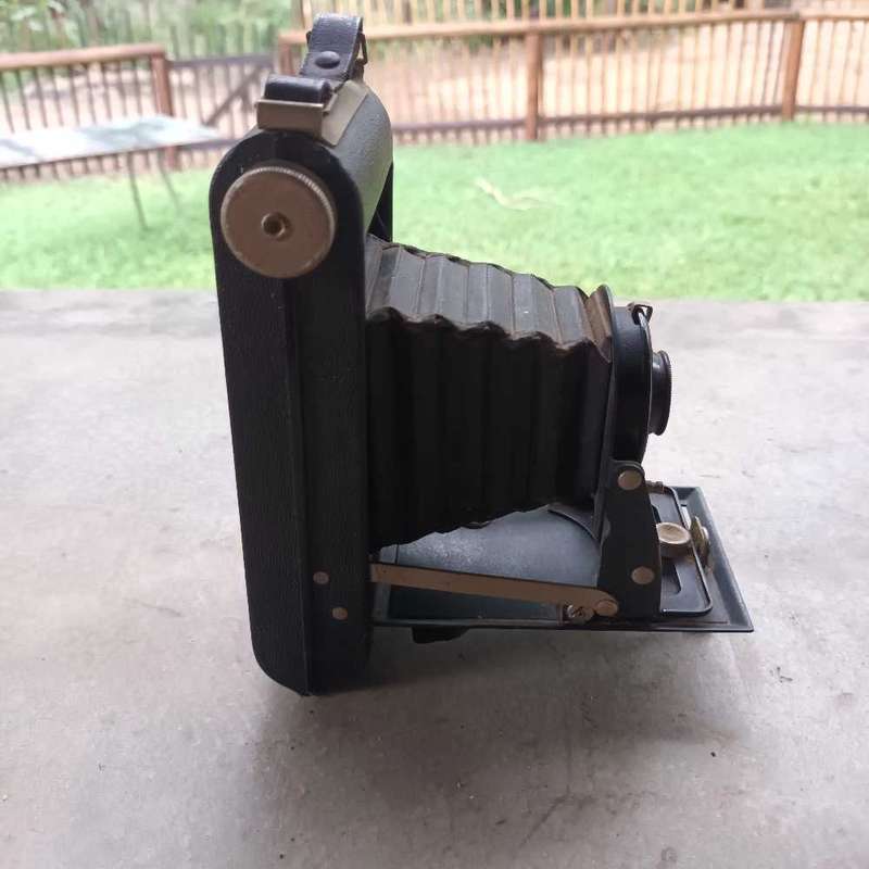 Folding Brownie six-20 vintage kodak camera