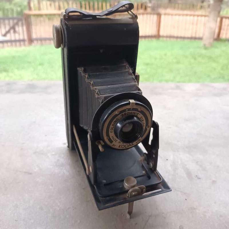 Folding Brownie six-20 vintage kodak camera