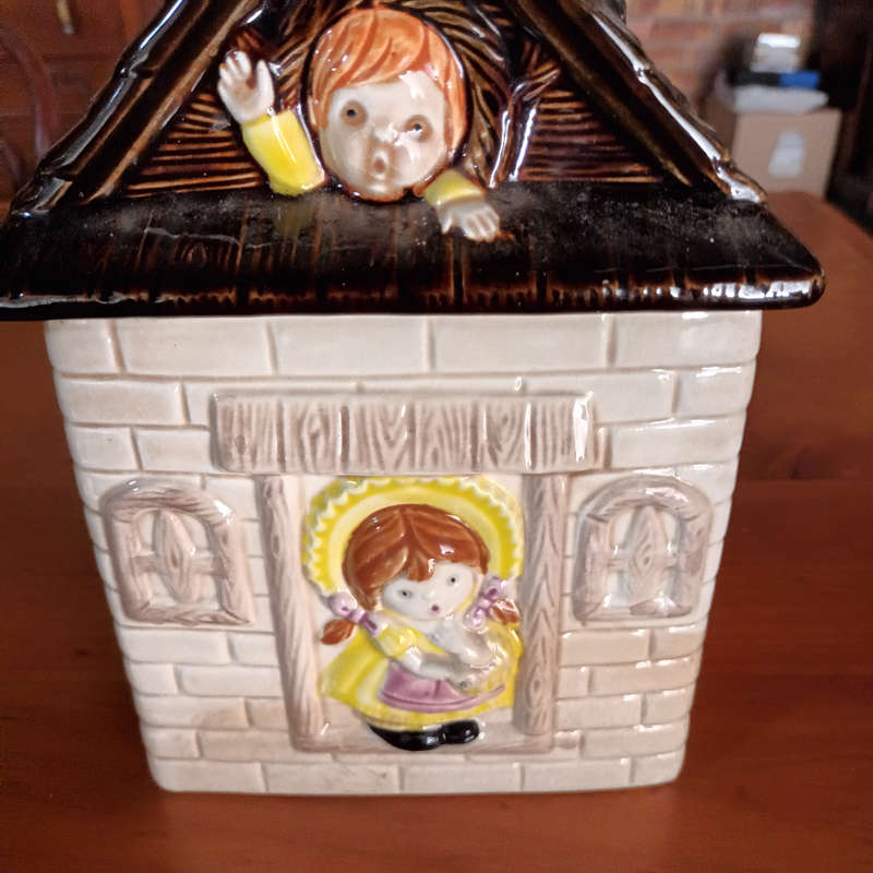 Cookie jar