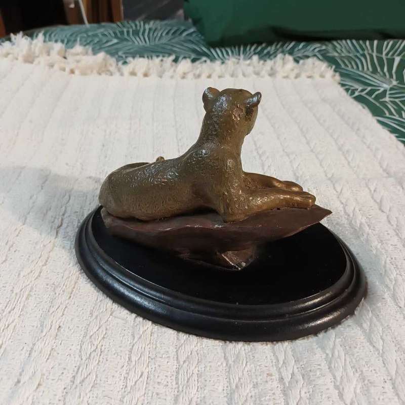 Cast Leopard