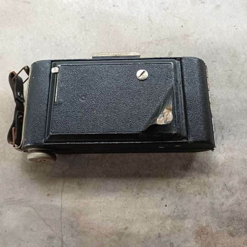 Folding Brownie six-20 vintage kodak camera