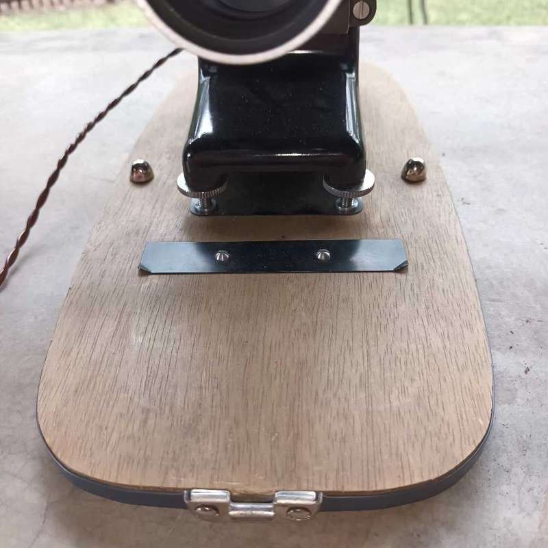 Ernst Leitz slide projector