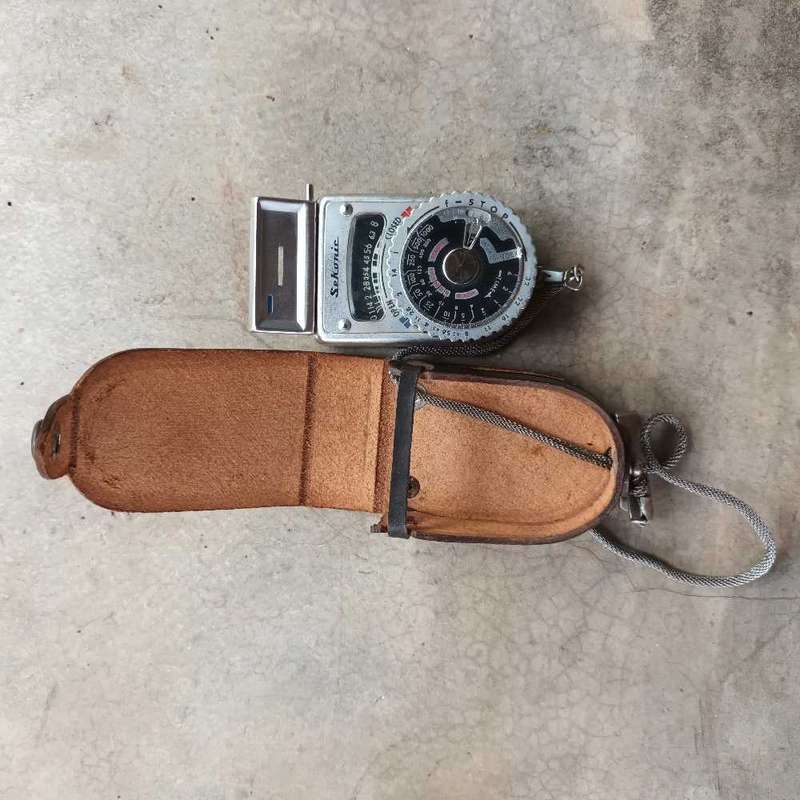 Sekonic F6 vintage light exposure meter with cover