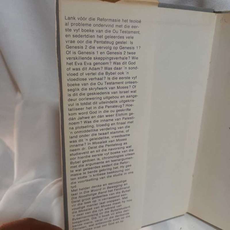 Mosaïk van Moses. Ferdinand Deist. Christian book
