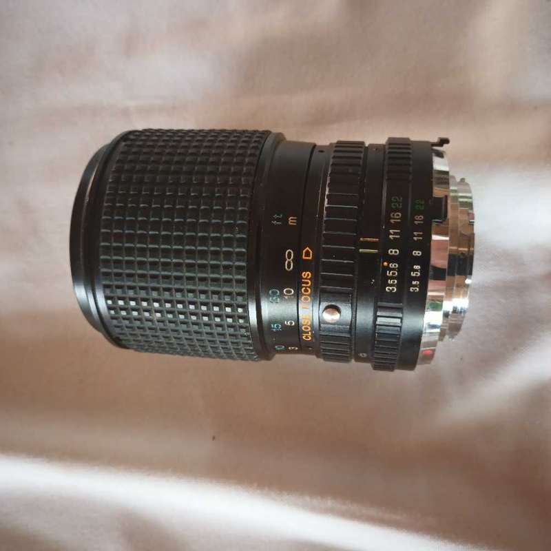 Vintage Tokina 35~105mm camera lens
