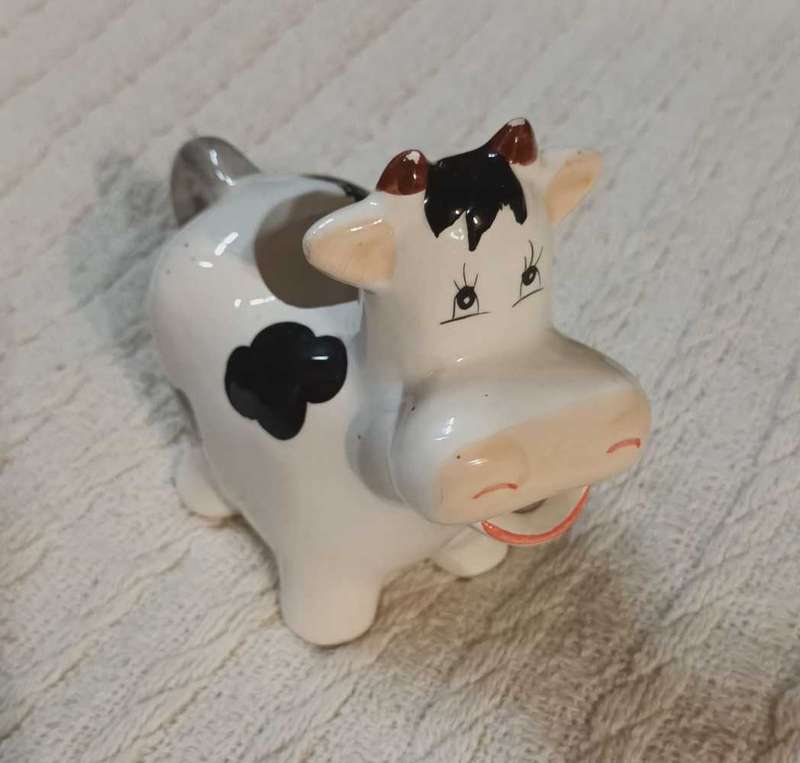 Cow milk jug