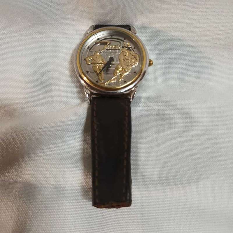 Fossil hockey players watch limited ed