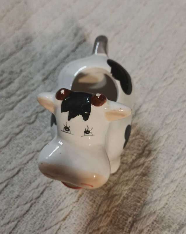 Cow milk jug
