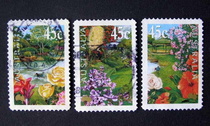 AUSTRALIA - Gardens 2000 //Flowers//Birds