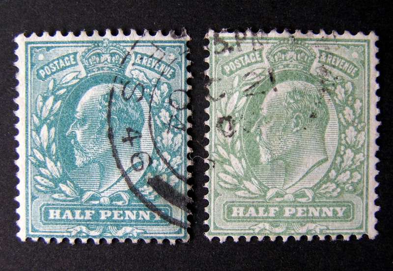 GREAT BRITAIN - King Edward VII Halfpennies in two colourways 1902