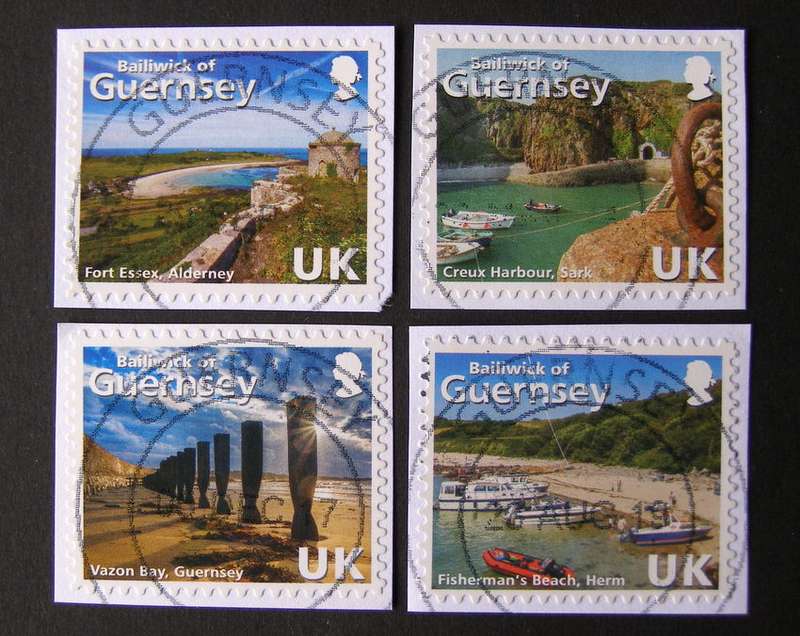 GUERNSEY (self-adhesive on piece) - Love the Bailiwick 2014