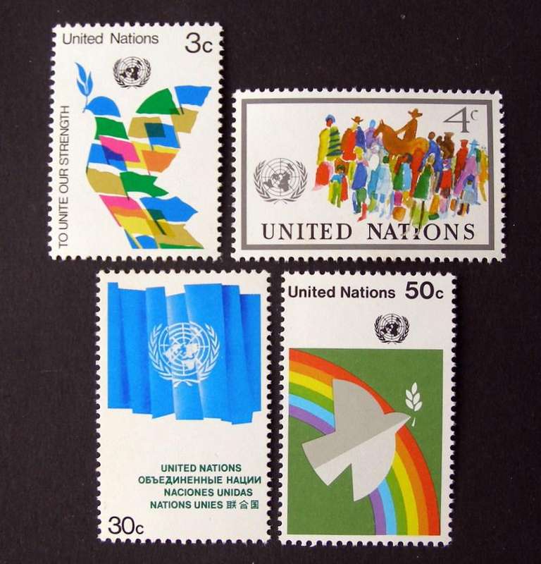 UNITED NATIONS (NEW YORK) Mint Set - General Issue 1976